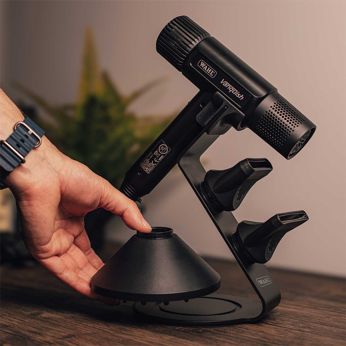 Vanquish Haartrockner Stand
